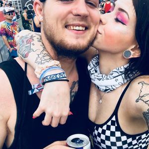 Meet your Posher, Bee